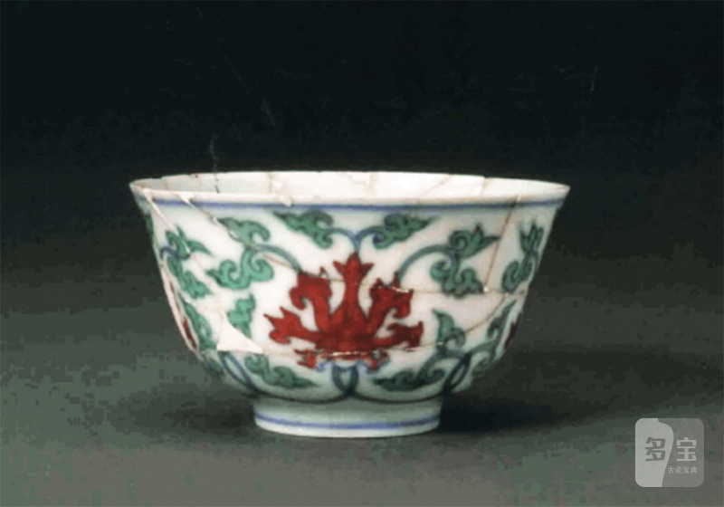 明成化 斗彩缠枝宝相花纹茶圆 - 图4